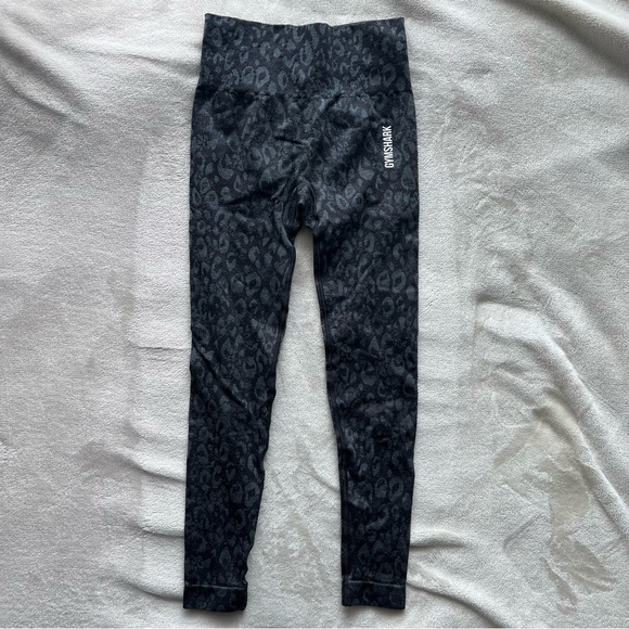 GYMSHARK Adapt Seamless Animal Sports Bra and Leggings – Black - Picture 3 of 8